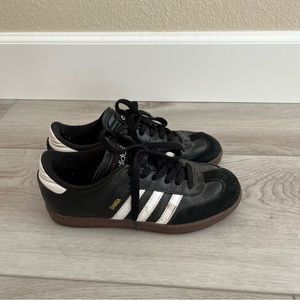 Adidas Black Sambas Size 4.5 Youth but fits Women’s 6/6.5